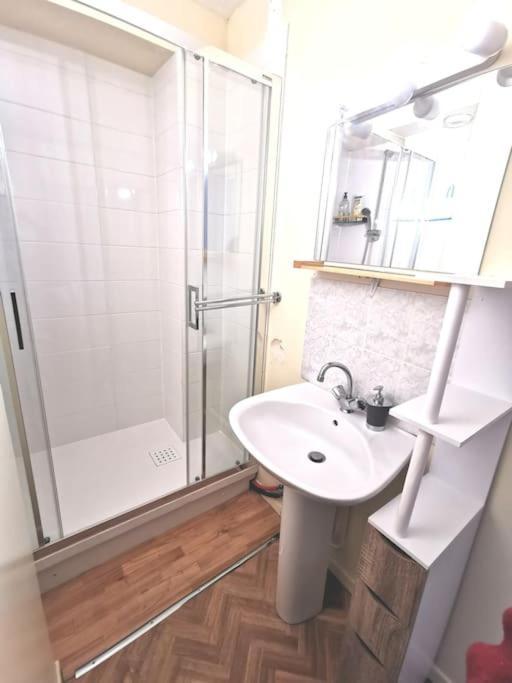 Studio Cosy Au Coeur De Реймс Экстерьер фото